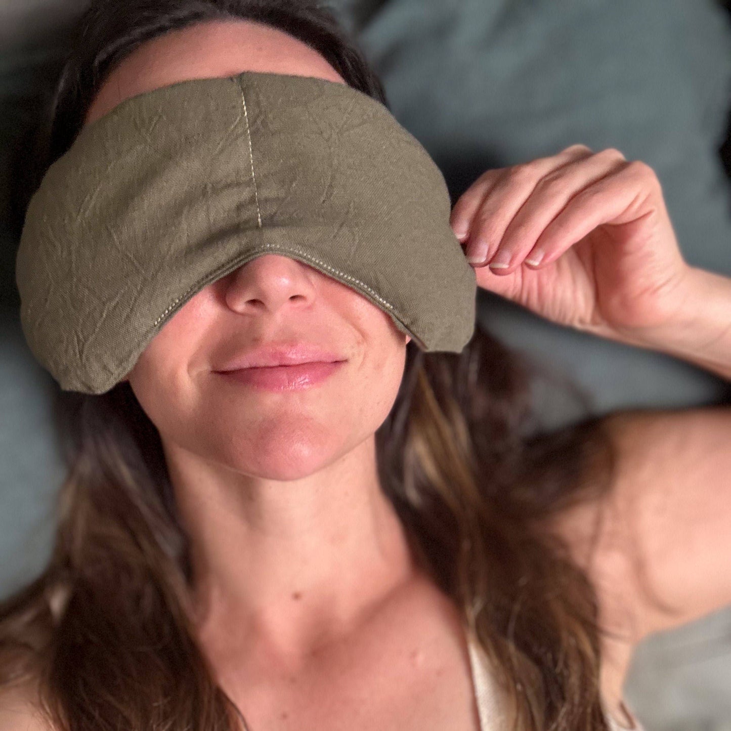 Slow North Weighted Eye Mask: Olive