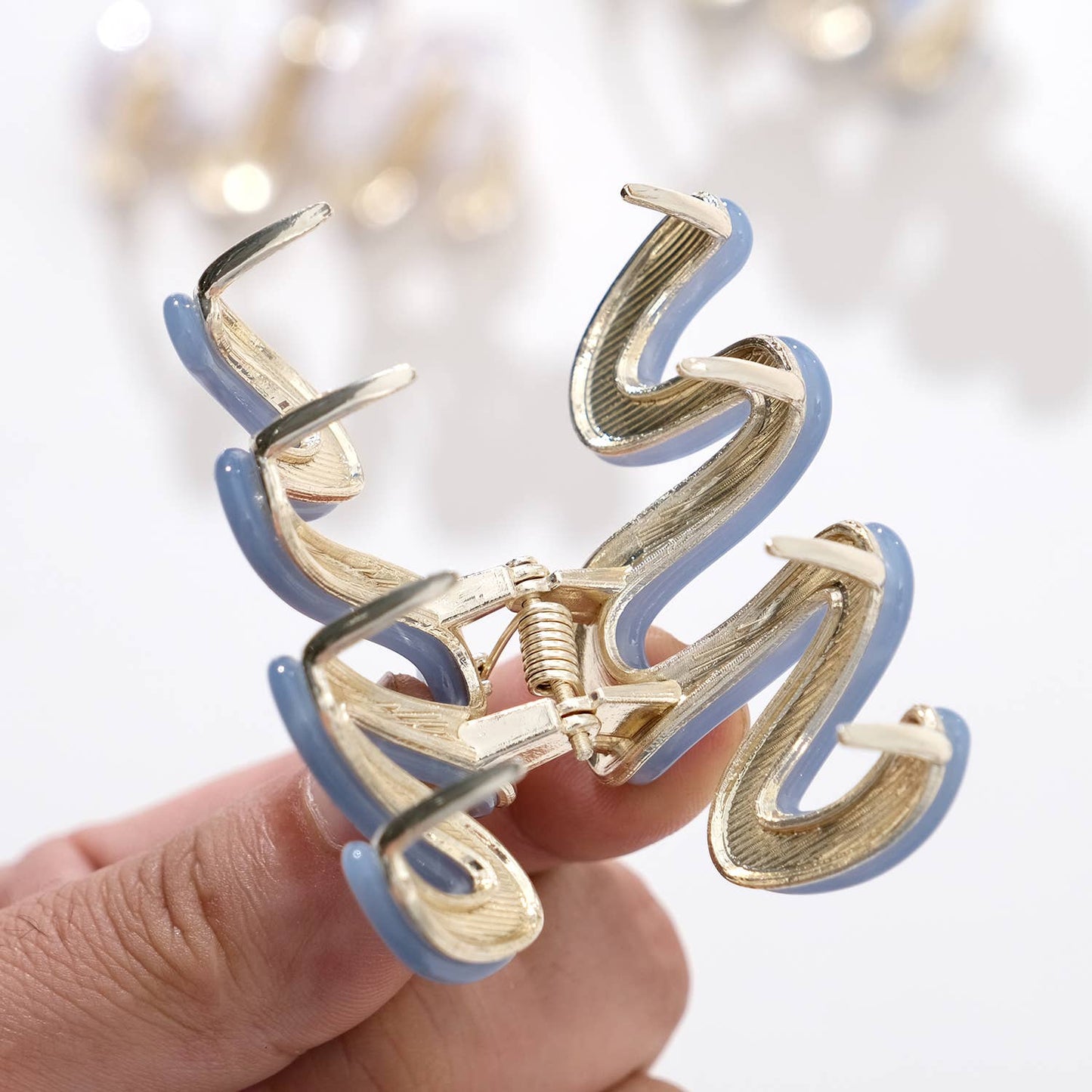 Willow Mini Coastal Squiggle Metal Claw Clip - Mini: Assorted