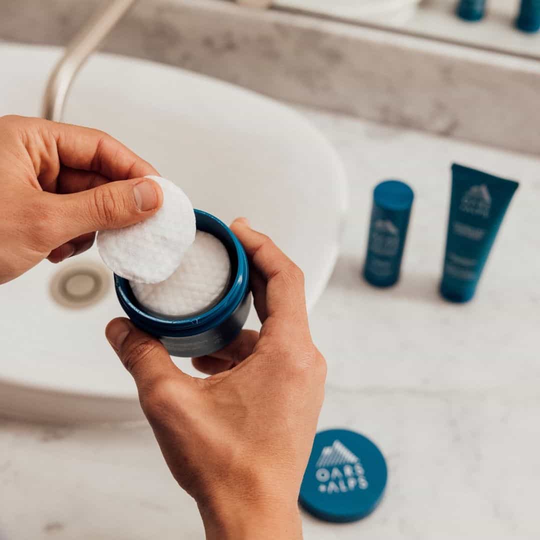 Oars + Alps Men’s Exfoliating Face Wipes, Glycolic & Salicylic Acid Pads