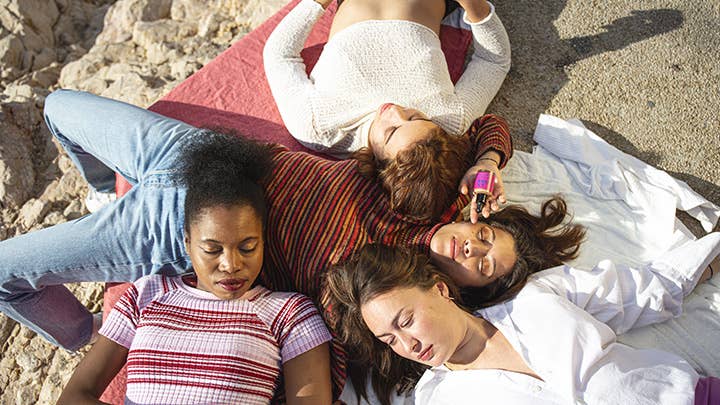 La Crique Hydrating Radiance Primer Serum