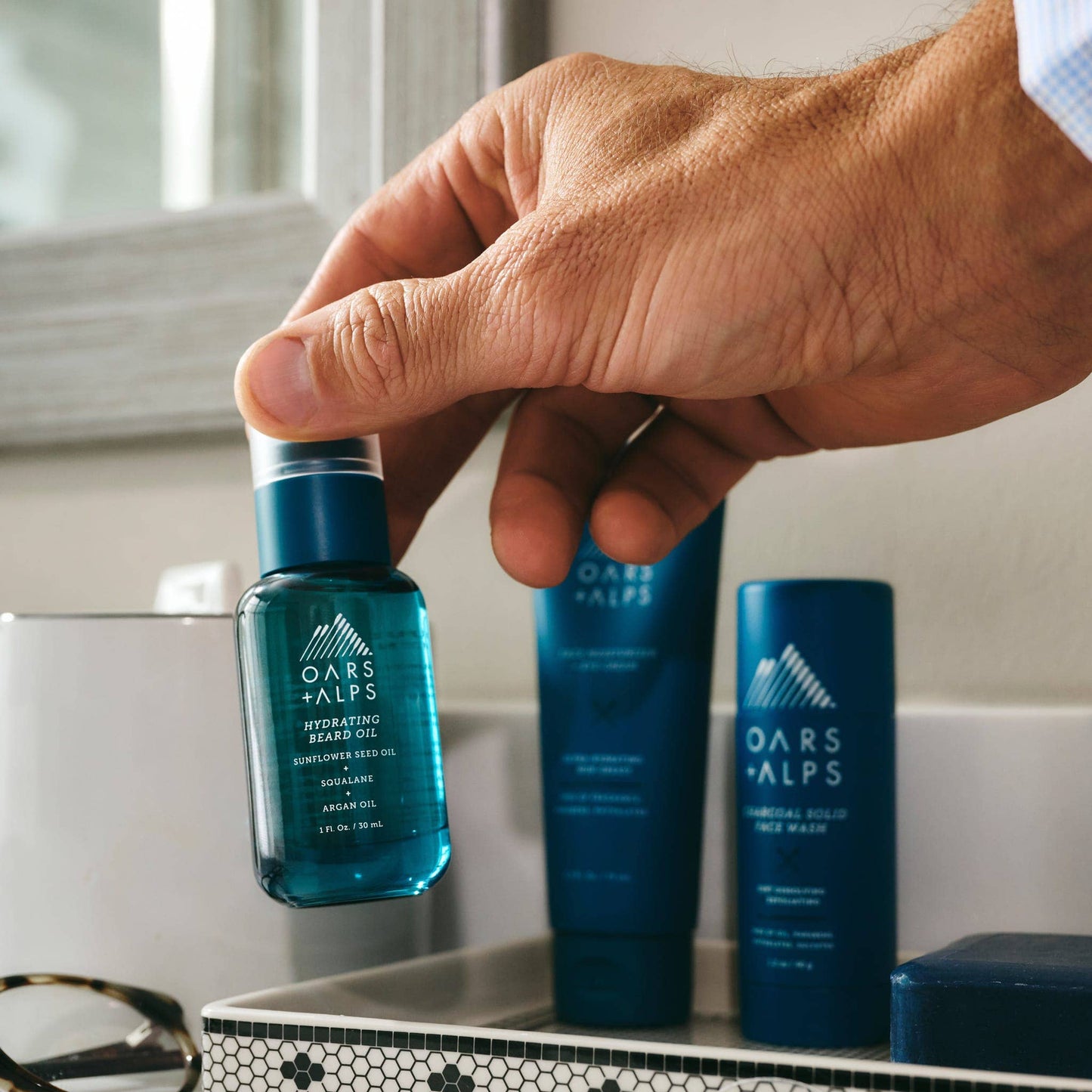 Oars + Alps Hydrating Men's Beard Oil